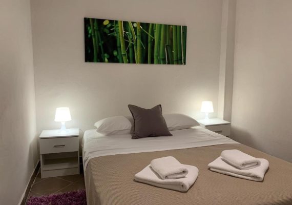 Aloha – One-bedroom Apartment with Partially Sea View – 4 persons