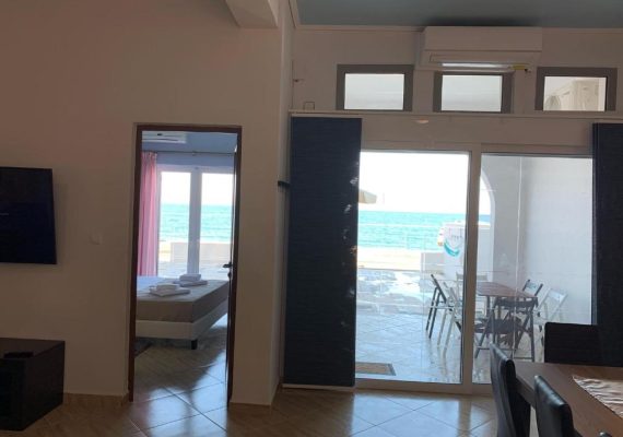 Atlantis – Three-bedroom Apartment with Sea View – 7 persons