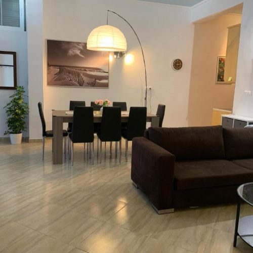 Atlantis – Three-bedroom Apartment with Sea View – 7 persons