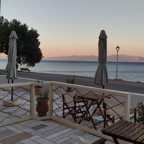 Atlantis – Three-bedroom Apartment with Sea View – 7 persons
