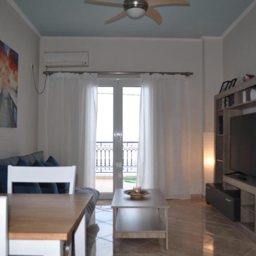 Lighthouse – Two-bedroom Apartment with Sea View – 6 persons