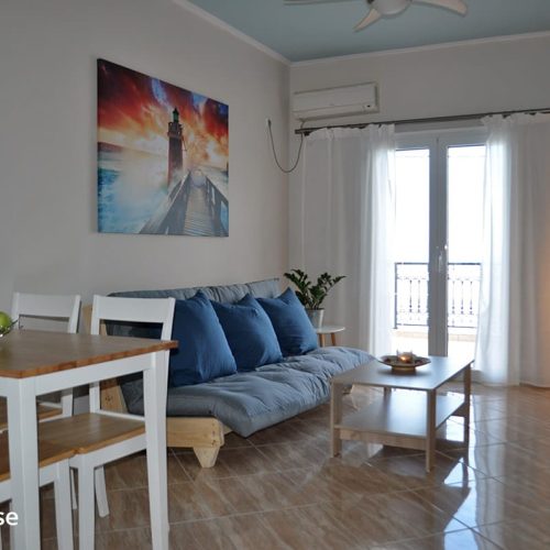 Lighthouse – Two-bedroom Apartment with Sea View – 6 persons